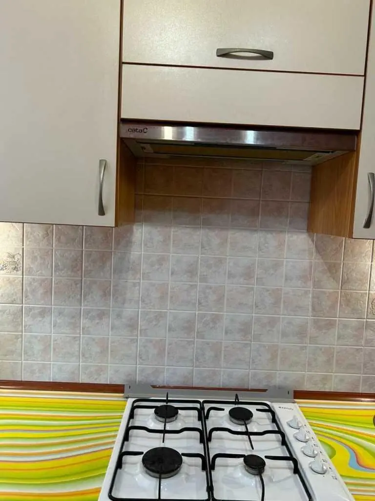 Трикімнатна квартира в Карлівці